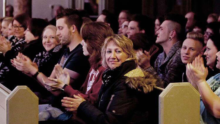 Gefeiertes Gastspiel: "The Best of Black Gospel" in der Heilig-Kreuz-Kirche Coburg.Foto: Jochen Berger