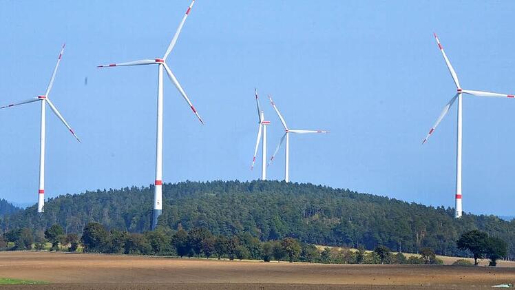 Der Windpark auf dem Kraiberg ärgert Bewohner der umliegenden Ortschaften. Foto: Rainer Lutz