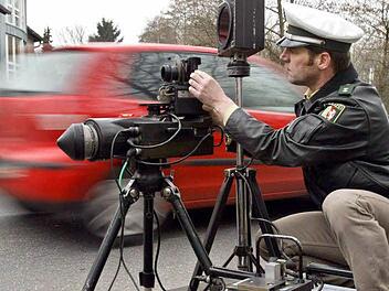 Überall in Franken und Bayern stehen derzeit Radarfallen der Polizei. Foto: dpa