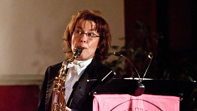 Auch am Saxofon überzeugt Dörte Willkommen