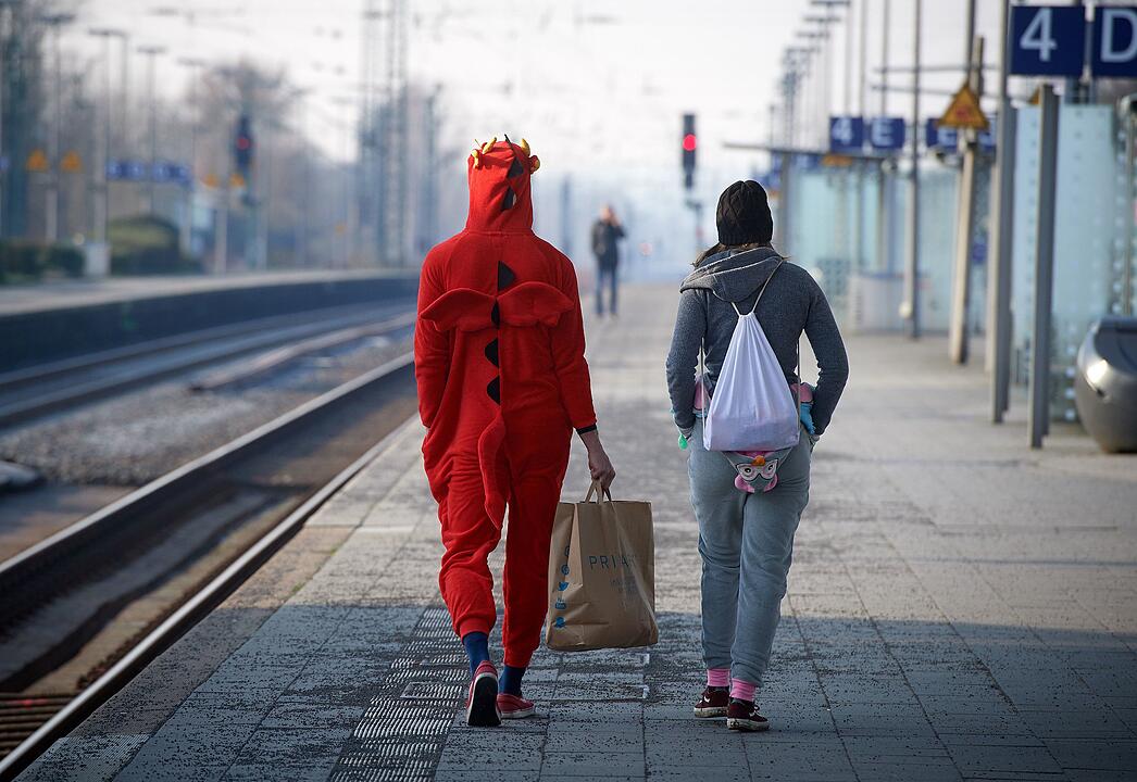 Bahnverkehr in Bochum an Weiberfastnacht