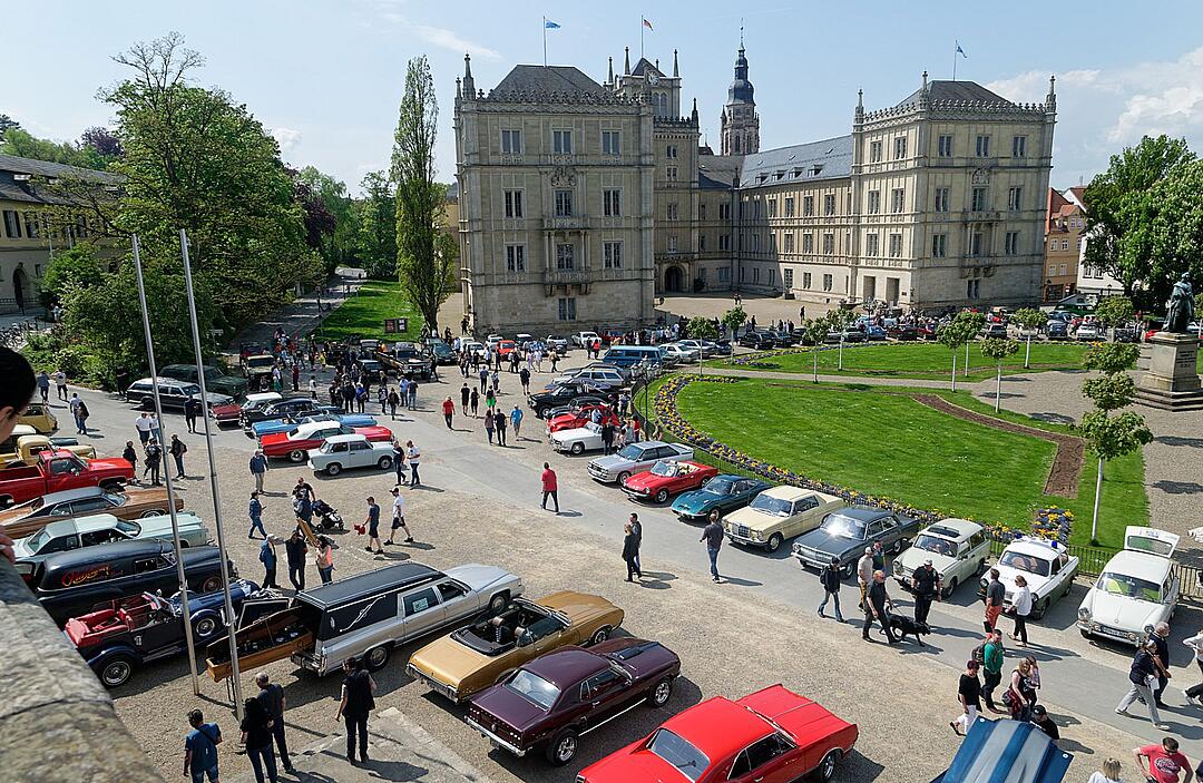 Über 500 Autos zogen Besucher aus nah und fern an
