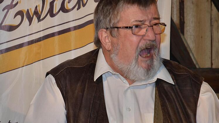 Jürgen Peter eröffnete, wie jedes Jahr, die Jagd auf den größten Bock im Haberstumpf-Bräustadl.