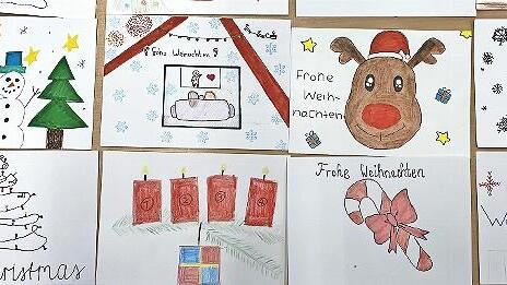 Von den Hofheimer Sch&uuml;lern gestaltete Weihnachtspostkarten.