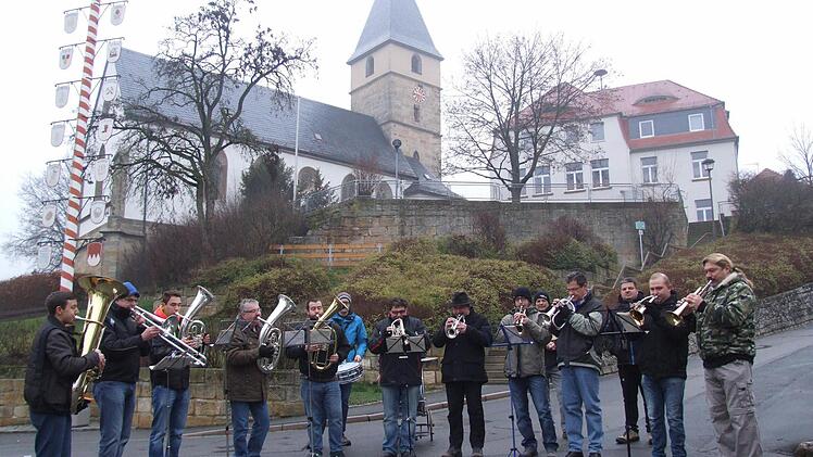 Die Leuchsentaler Blasmusik musizierte an Neujahr. Foto: Jürgen Panzer