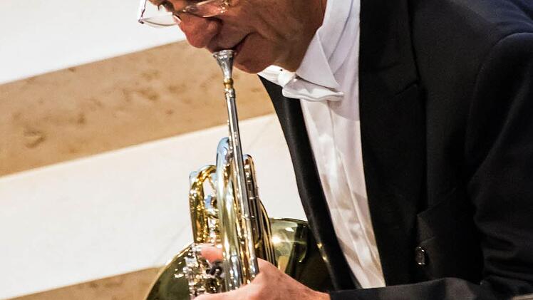 Impressionen vom Konzert des Ensembles "Blech 10" in der Coburger Morizkirche: Klaus Rohleder (Horn).Foto: Jochen Berger