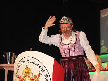 2015 überraschte Helmut Haagen die Narren  im Frankenwald als Weinkönigin. Foto: Archiv/Veronika Schadeck