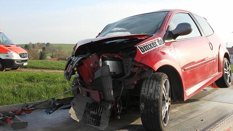 Das Auto des 19-Jährigen wurde total beschädigt.  Foto: Friedwald Schedel