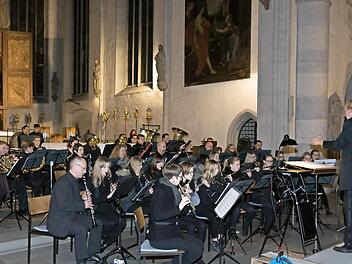 Das Blasorchester Lengfurt überzeugte bei seinem Benefizkonzert in der Stadtpfarrkirche. Foto: Björn Hein
