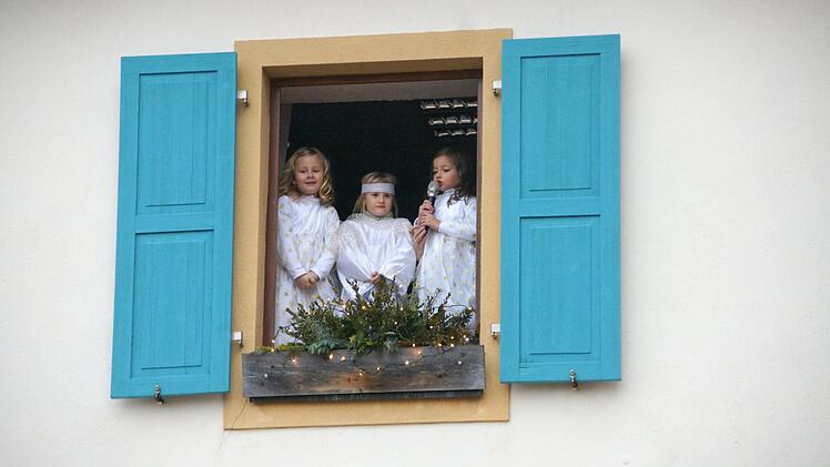 Kleine Engel am Fenster Fotos: Joseph Beck