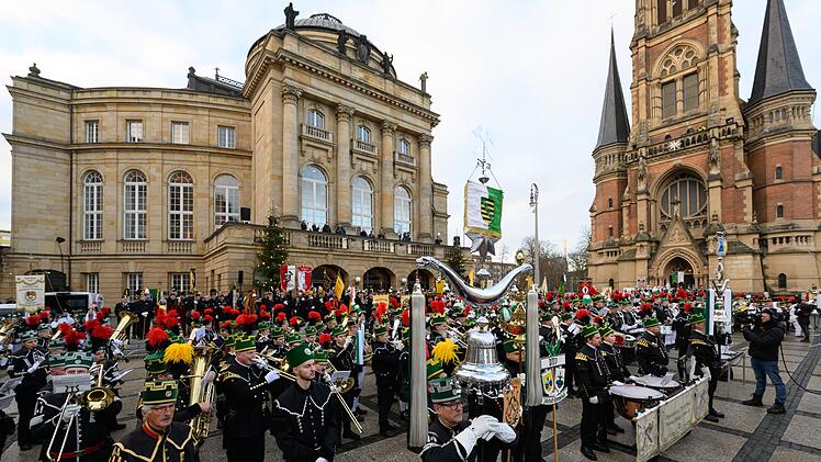 Abschluss des Kulturhauptstadtjahres 2025 - Bergparade