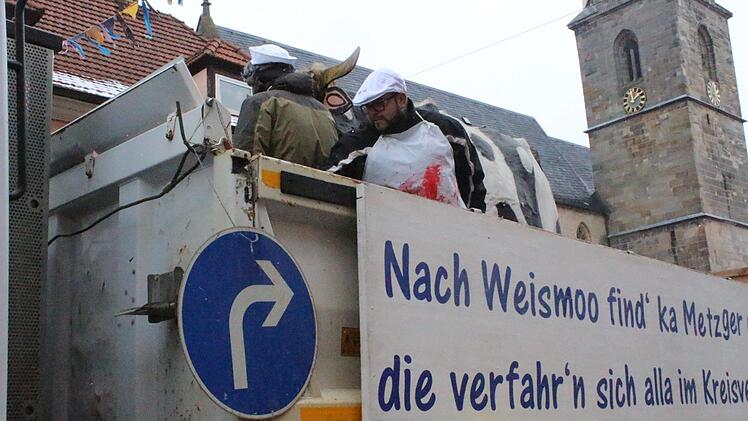 Die Weismainer Schützen kritisieren, dass es wegen der Umgehung keine Metzger in Weismain mehr gibt.