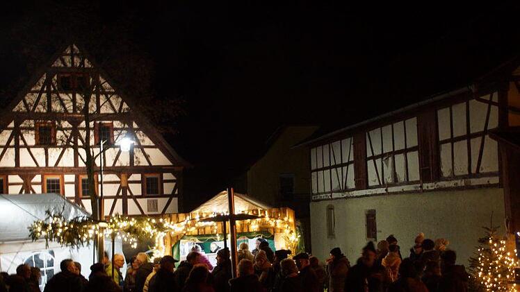 Beim Weihnachtsmarkt in Großwenkheim Anton Then