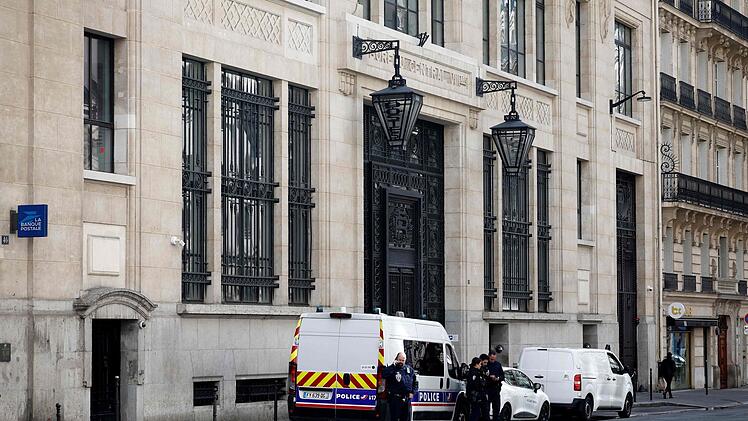 Vereitelter Sprengstoffanschlag auf eine Bank in Paris