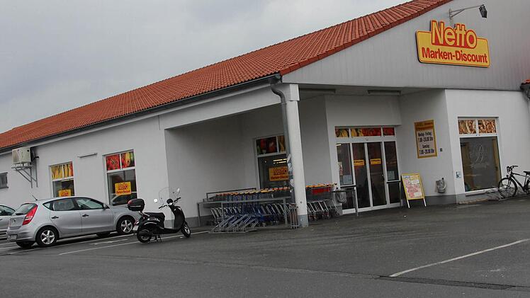 Ein Supermarkt in der Fürther Straße war in der Nacht zum Sonntag das Ziel von Einbrechern. Foto: Martin Kreklau