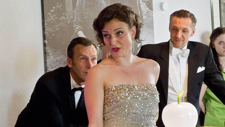 "Die Nostalgiker" gastierten in der "Destillerie Möbus" in Bad Rodach. Vorne: Anna Gütter.Foto: Jochen Berger