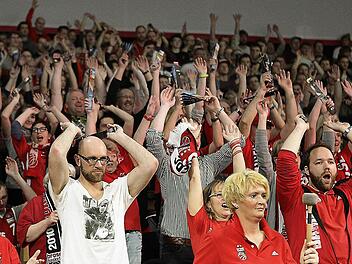 Die Welle schwappt durch die Frankenhölle - Freak City feiert beim siebten Euroleague-Auftritt in der Frankenhölle den sechsten Heimsieg. Fotos: sportpress