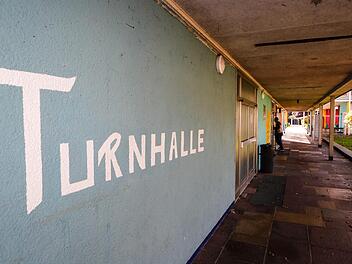 Die Turnhalle der Trimbergschule in Bamberg soll nach den Faschingsferien nach langer Sperrung wieder geöffnet werden. Foto: Matthias Hoch (Archiv)