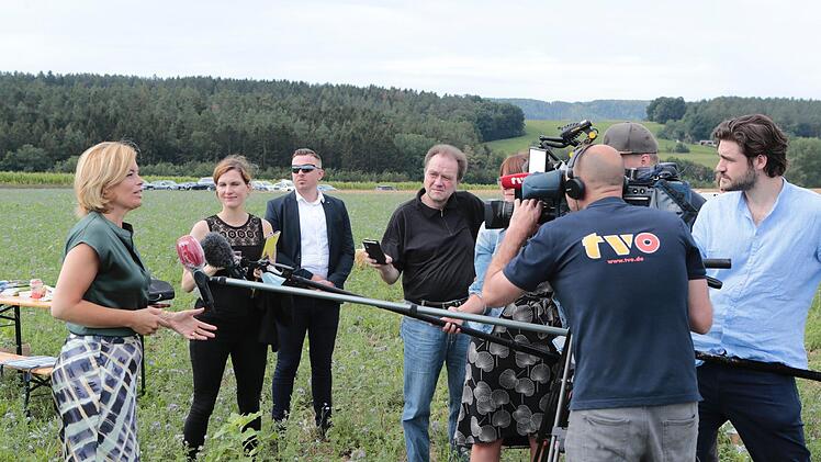 Landwirtschafts- und Ernährungsministerin Julia Klöckner besuchte am Donnerstag den Landkreis Kulmbach. Foto: Matthias Hoch