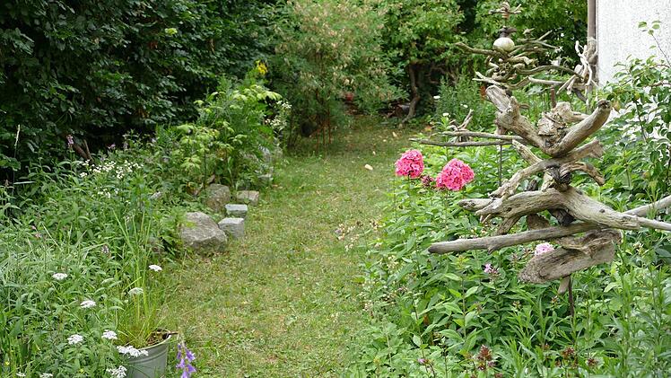Im Garten von Katinka Uebel Foto: Sonja Schr&uuml;fer