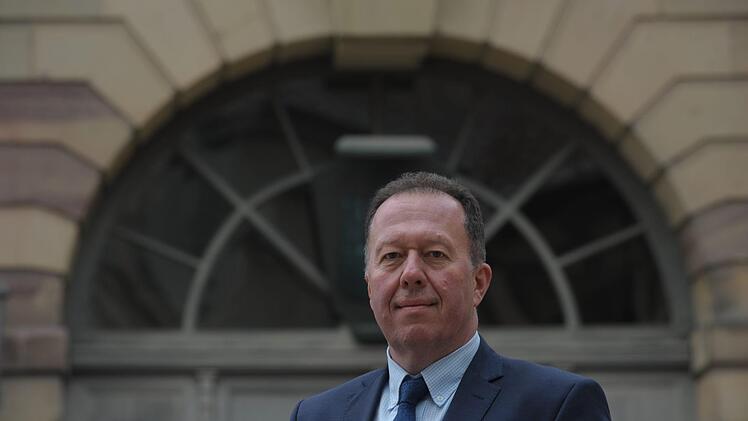 Gerhard Schneider ist seit März Geschäftsleitender Beamter der Stadt Bad Kissingen. Nächsten März könnte er sogar für das Amt des Oberbürgermeisters kandidieren. Der 58-Jährige zählt jedenfalls jetzt bei der CSU zu den potenziellen Bewerbern um die Kandidatur.  Siegfried Farkas