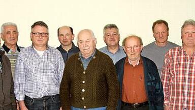 Zum Abschluss wurden die Vorstandsmitglieder verabschiedet, hier mit dem örtlichen Vorsitzenden Manfred Schmitt (links), dem Projektleiter Wendel (rechts) und Bürgermeister Ziegler (Dritter von rechts).  Fotos: gg
