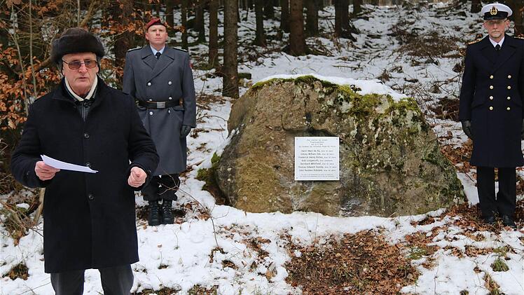 Erich Reidinger hält die Gedenkansprache. Foto: Gerd Schaar