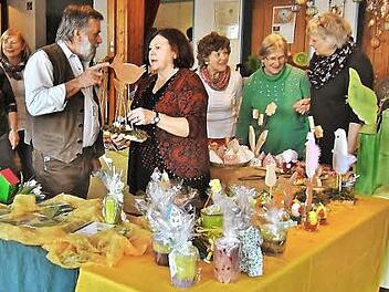 Einen Fr&uuml;hlings- und Osterbasar richten die "Montagsbastler" am Faschingssonntag im Kreuzberg-Gemeindezentrum in Altenkunstadt aus. Dazu gibt's Wei&szlig;w&uuml;rste, Brezen und Wei&szlig;bier. Foto: Bernd Kleinert