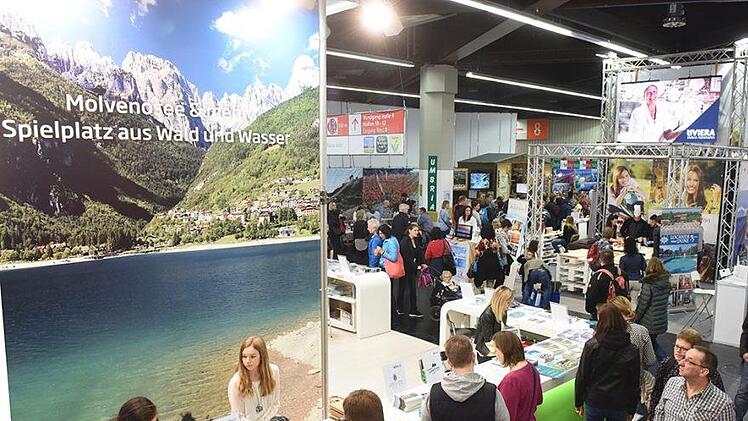 Die Freizeitmesse ist gleichzeitig Nordbayerns größter Reisemarkt. Viele Angebote erwarten Sie in der Touristik-Abteilung. Foto: freizeitmesse.de