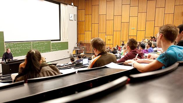 Die Coburger Studierenden fragen sich, ob Kronach wirklich ein geeigneter Studienort ist. Symbolbild: Kai Remmers/dpa