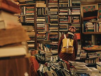 Von Büchern über Kleidung bis hin zu Möbeln: Es gibt fast alles auch aus zweiter Hand.
