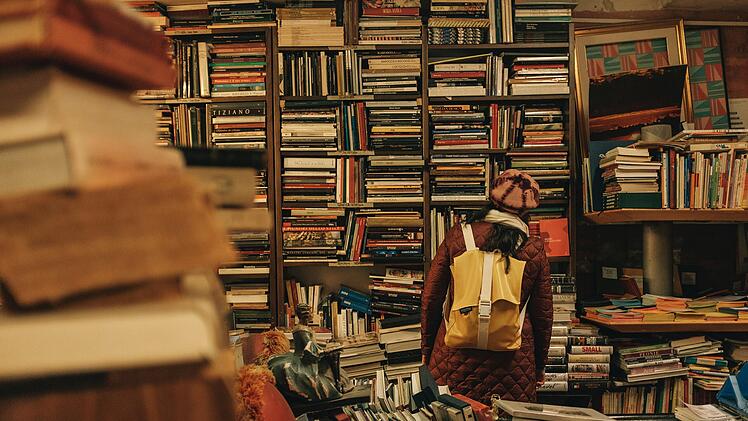 Von Büchern über Kleidung bis hin zu Möbeln: Es gibt fast alles auch aus zweiter Hand.