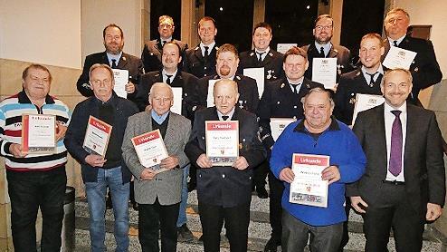Die Feuerwehr Kupferberg hat zahlreiche Aktive und langjährige Mitglieder geehrt.