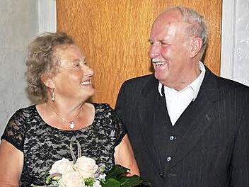 Sieglinde und Hermann Hußlein aus Obertheres feierten am gestrigen Dienstag das Fest der goldenen Hochzeit.  Foto: Ulrike Langer