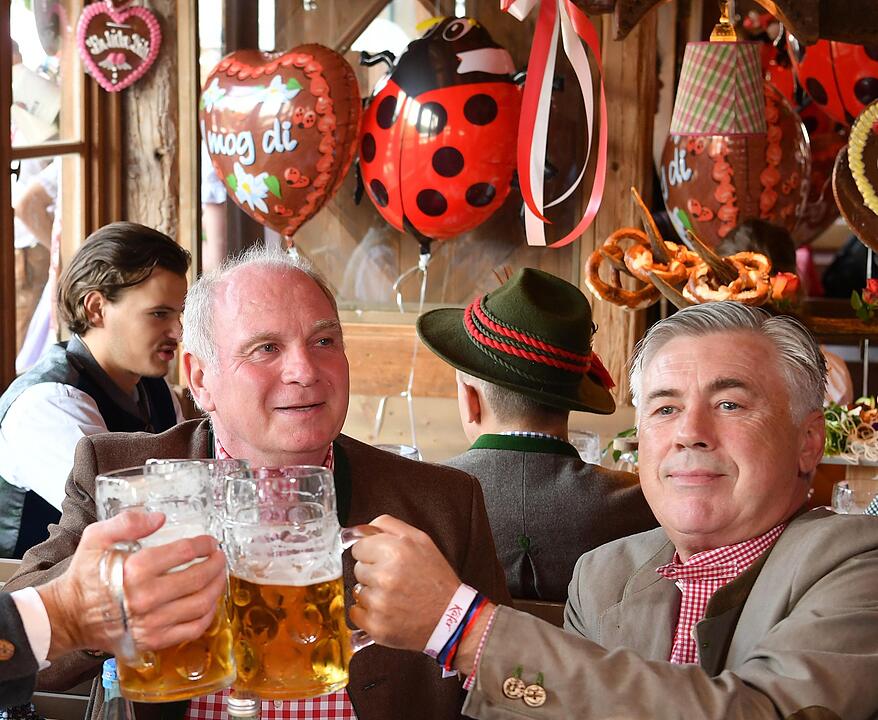 Oktoberfest - FC Bayern auf der Wiesn