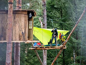 Waldbesetzung bei Tesla-Werk in Gr&uuml;nheide