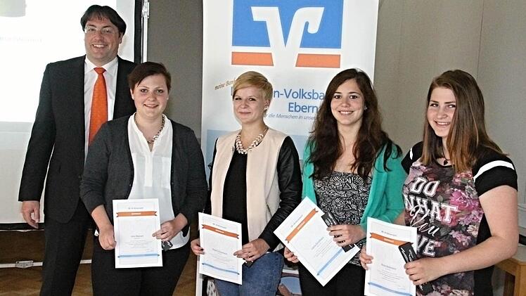 Den fünften Platz belegten die "Börsenprofis" von der MS Ebern mit Sophia Gromhaus, Laura Gromhaus, Anna Seelmann und Jana Steinert. Foto: Helmut Will