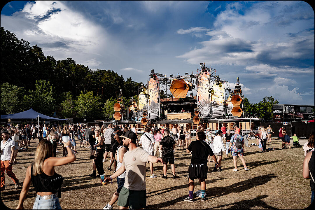 Love, Fire & Electronic Beats!
