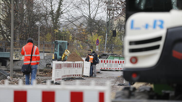 Nürnberg: Granate auf Baustelle entdeckt - Kampfmittelräumdienst im Einsatz