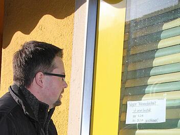 Das Lebensmittelgeschäft Günther in Marktschorgast ist vorübergehend geschlossen. Auf seiner Facebook-Seite hat Marc Benker deshalb die Einkaufssituation im Ort unter die Lupe genommen. Foto: Sonja Adam