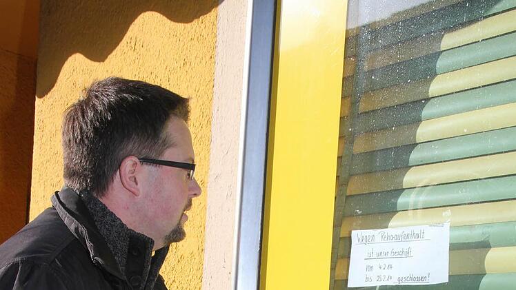 Das Lebensmittelgeschäft Günther in Marktschorgast ist vorübergehend geschlossen. Auf seiner Facebook-Seite hat Marc Benker deshalb die Einkaufssituation im Ort unter die Lupe genommen. Foto: Sonja Adam