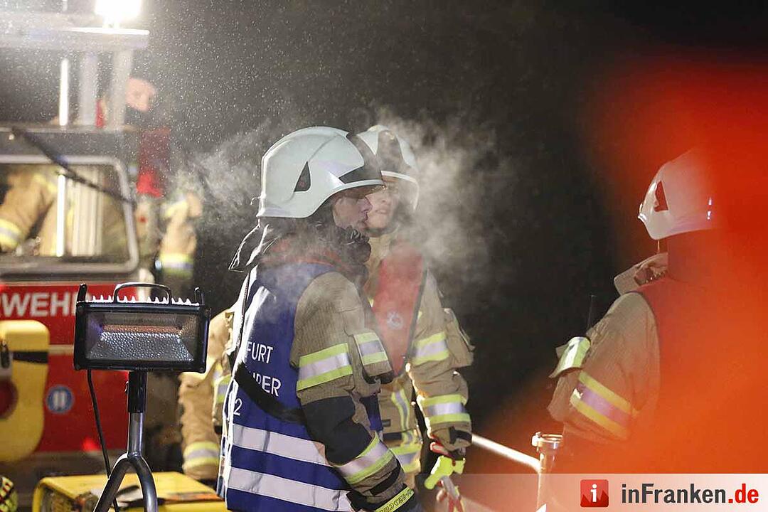 Pkw rollt bei Theres in Main: 23-Jährige stirbt