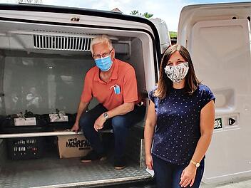 Mitarbeiter der Tafel Erlangen beliefern derzeit doppelt so viele Kunden mit Lebensmitteln wie noch vor der Pandemie. Foto: Anna Thiel