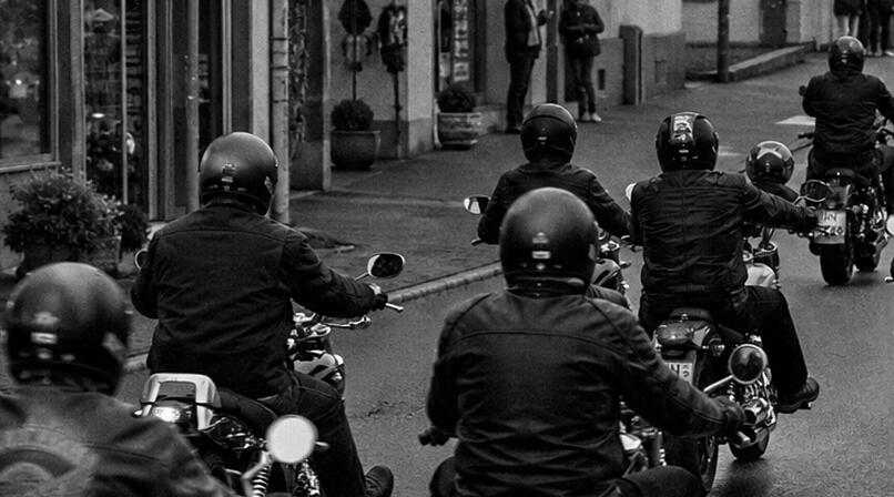 Biker, Motorradfahrer, Korso, Motorradkorso