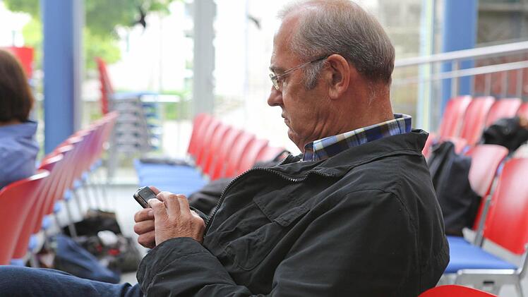 Akribisch wie eh und je beim "Planspiel-Aktenstudium" zum Thema Verbraucherschutz.