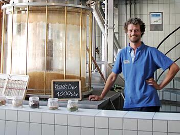 Den 1000. Sud hat Braumeister Sebastian Hacker in der Museumsbrauerei eingebraut. Foto: Klaus Klaschka