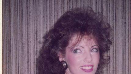 Ein 1A-Joan-Collins-Double hat dieses Model abgegeben.