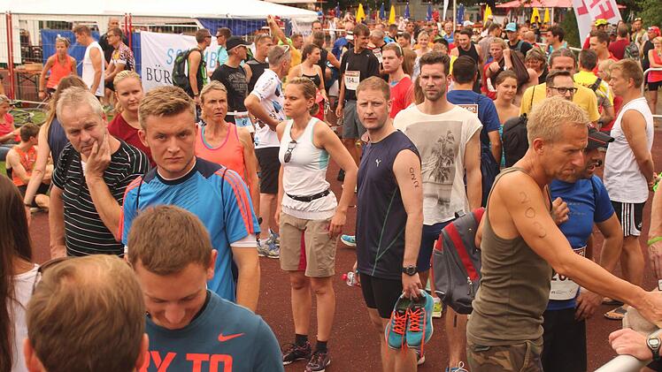 Zahlreiche Sportler fanden sich auf der Mainhalbinsel ein.