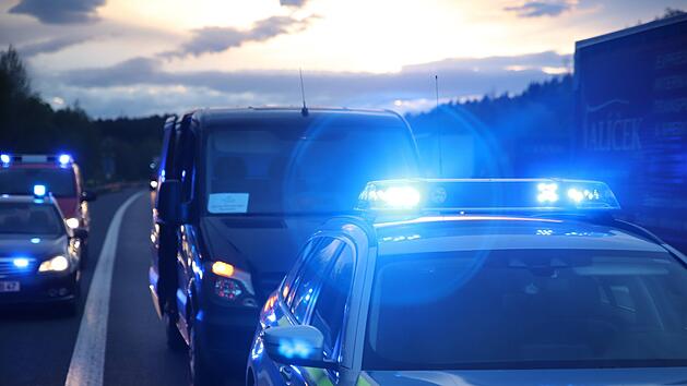 Seybothenreuth: T&ouml;dlicher Unfall auf B22 - Bundesstra&szlig;e komplett gesperrt