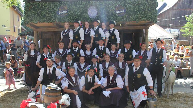 Ebersdorf hält auf seiner Kerwa die Traditionen hoch.Veronika Schadeck